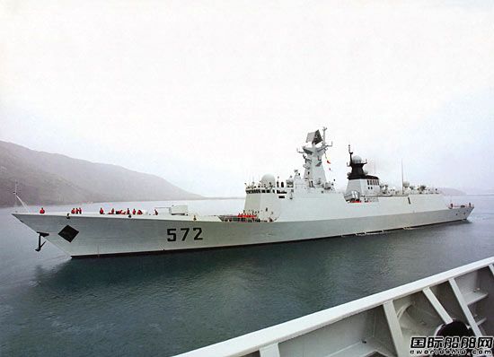 新護衛艦“衡水”號疾援南海艦隊 