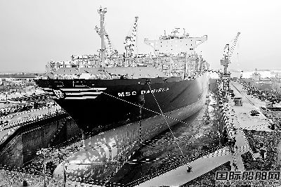 華東船廠“MSC丹妮拉”輪進廠