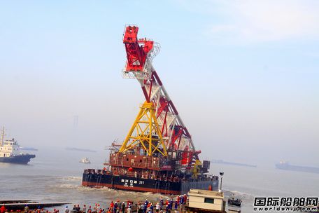口岸船舶83米打樁船下水