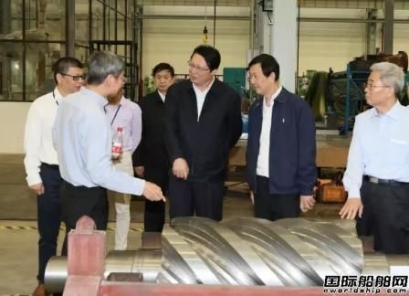 胡問鳴調研中船重工上海地區研究所 