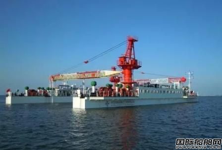 “四航湛江”號半潛駁首次試潛成功