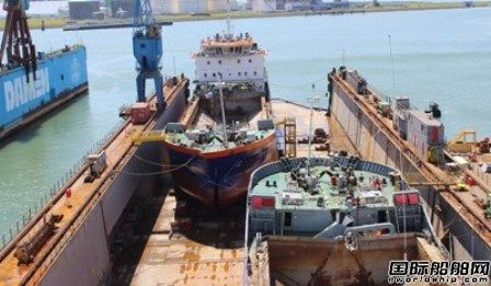 達門修船廠完成2艘Van Oord駁船維修