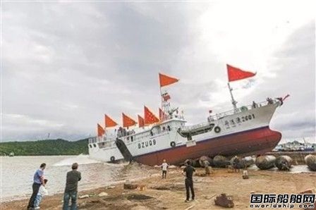 博大船業首批金槍魚延繩釣船下水