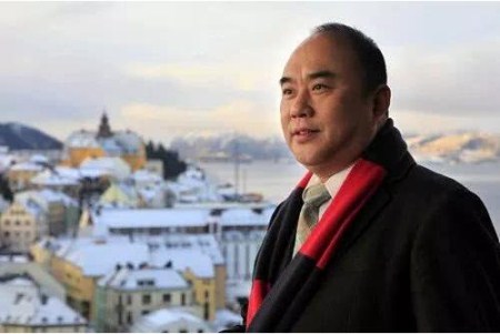 “船王”燈火下樓臺，賤賣南鑼鼓巷四合院