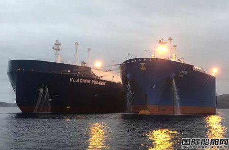 “Vladimir Rusanov”輪首次完成 LNG“船船過駁”作業