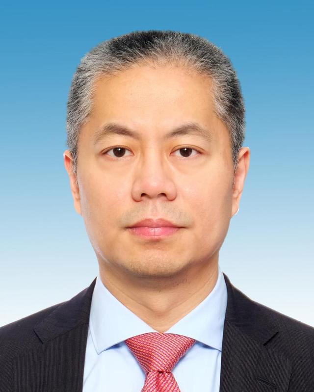 張為任上海市副市長，系中遠海運集團副總經理