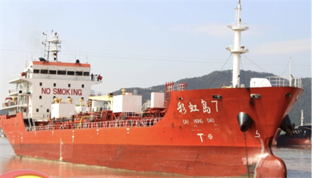 東海海域一艘船自沉，航經油輪救起全部落水船員