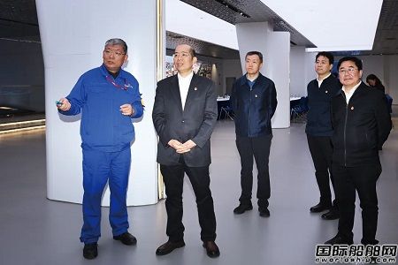 譚作鈞到中國船舶集團江南造船調研
