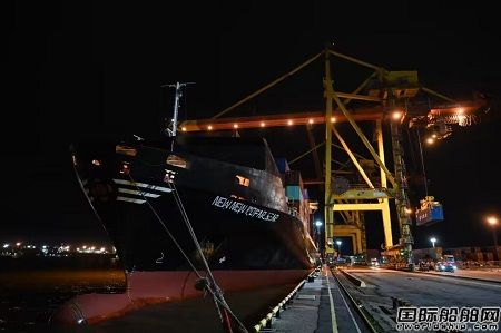 “新新北極熊”號集裝箱船抵達圣彼得堡完成第二次航行