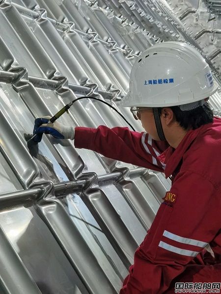 十一所檢測公司完成13000TEU雙燃料集裝箱船首船密性檢測任務